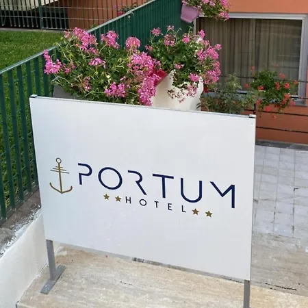 호텔 Portum